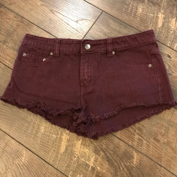 Burgundy Frayed Hem Shorts - Picture 2 of 4